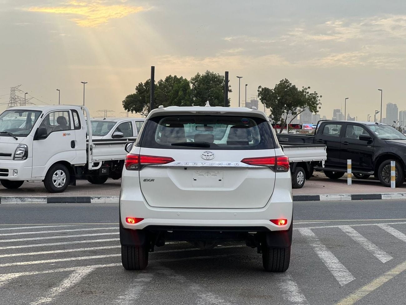 تويوتا فورتونر EXR 2019 Toyota Fortuner 2.7L V4 -AWD 4x4 GCC - Rear CAM & Sensor - Cruise Control