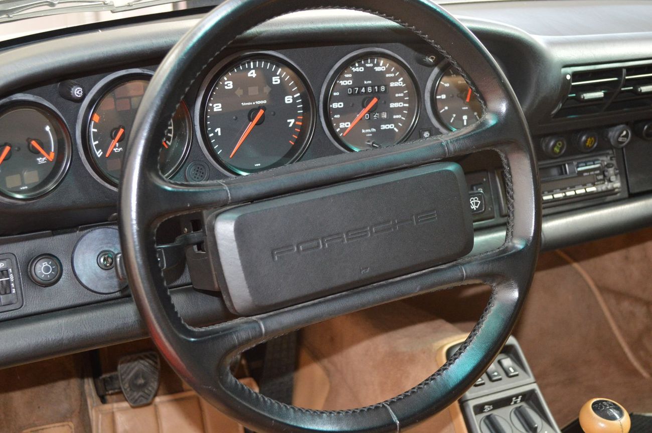 بورش 911 964 Carrera 4 Coupe