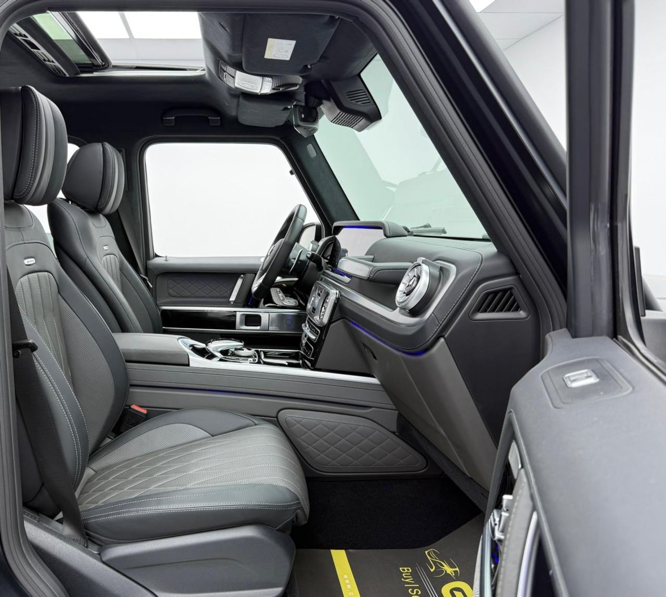 Mercedes-Benz G 63 AMG 2023 Mercedes-Benz G63 AMG Double Night Package, 1 Year Warranty, Mercedes Full Service History