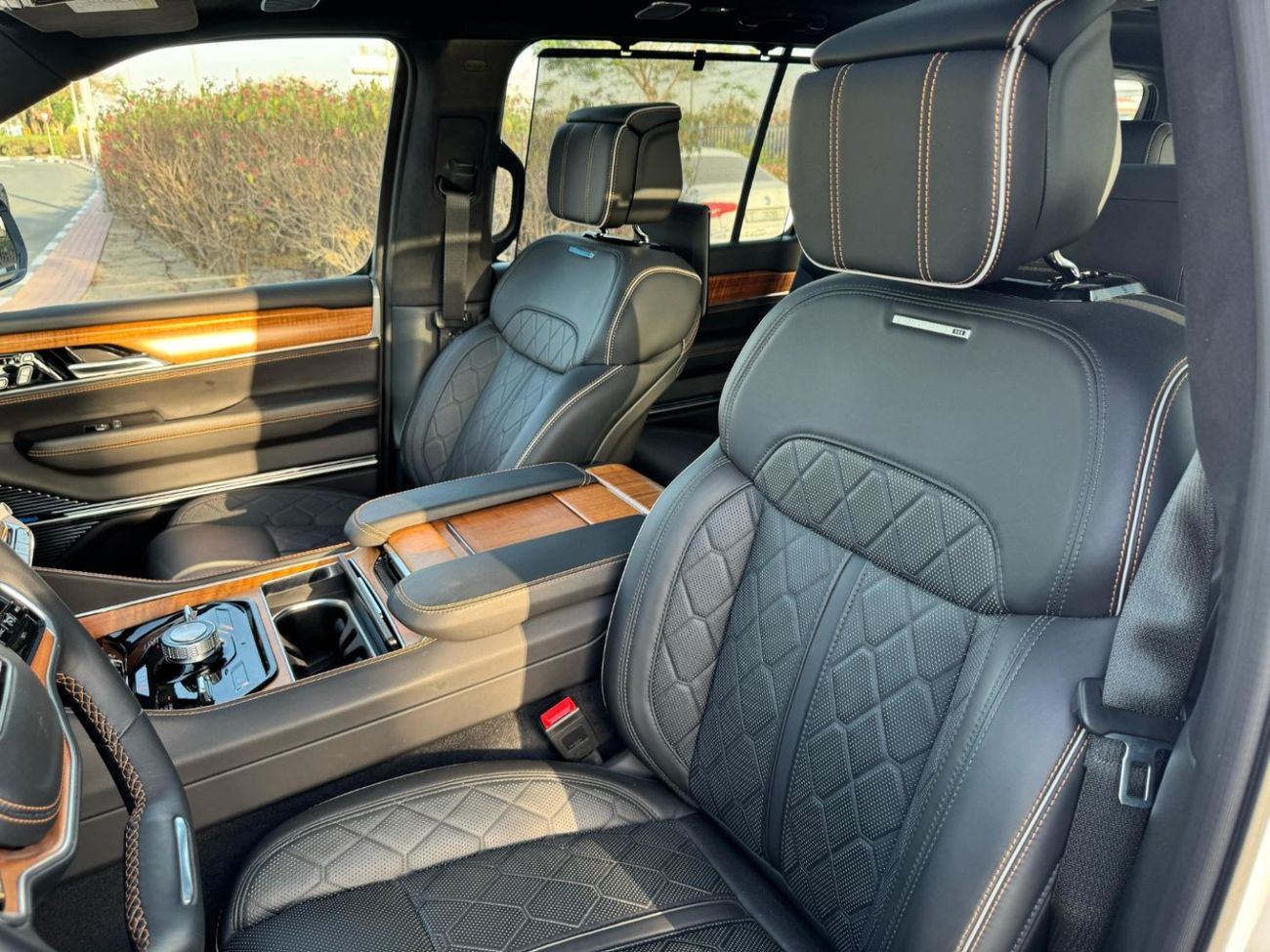 Jeep Grand Wagoneer 3.0T 4WD GCC SPEC UNDER WARRANTY AND SERVICE CONTRACT