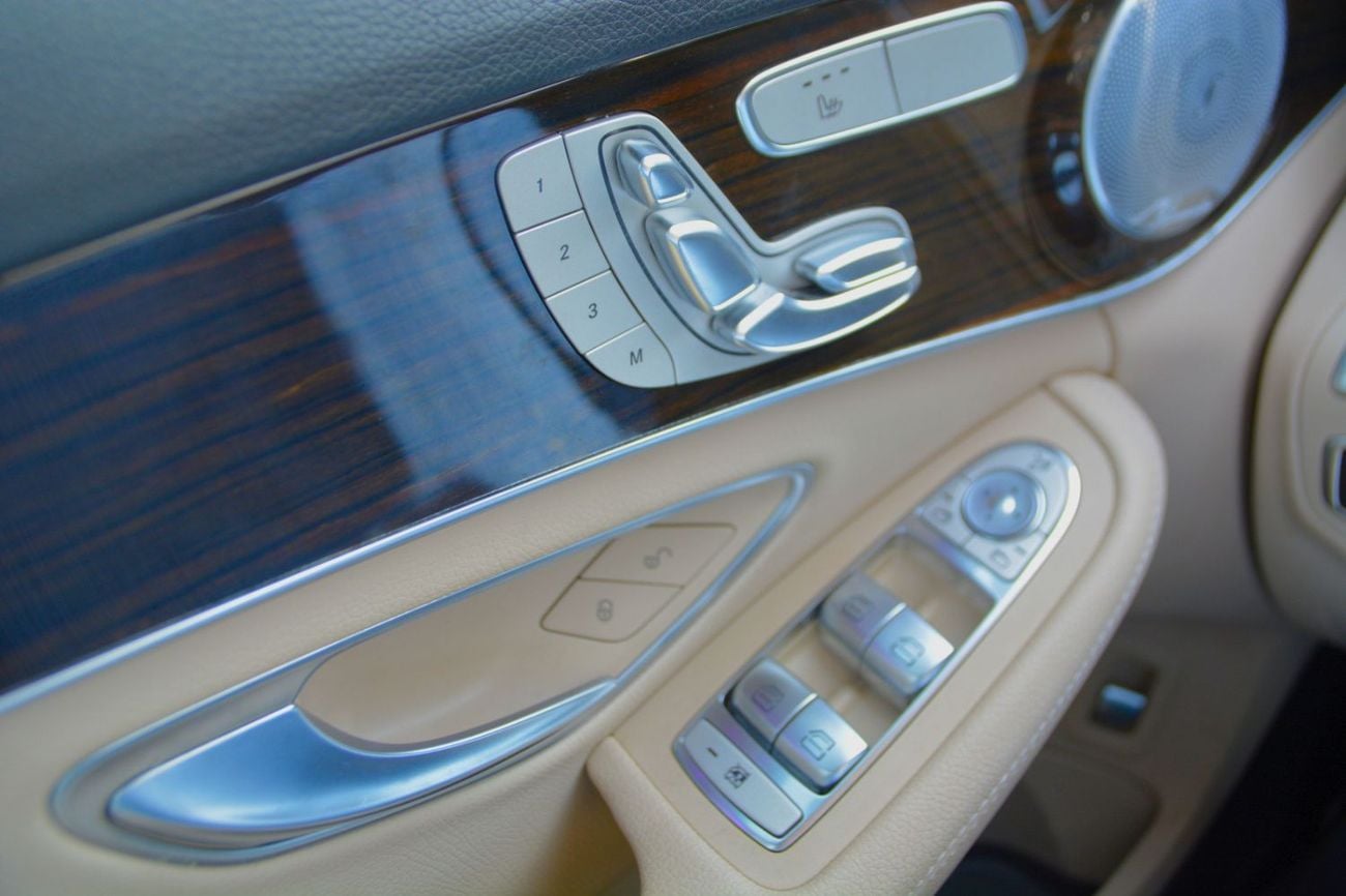 مرسيدس بنز C 300 STD