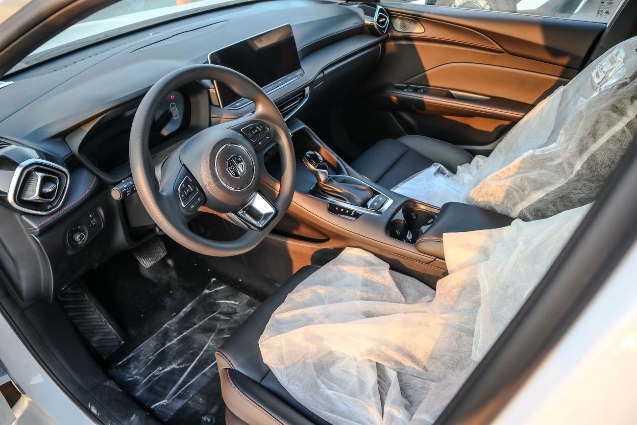 أم جي 5 MG 5 – 1.5L 180 DVVT – Full Option – 2025 Model