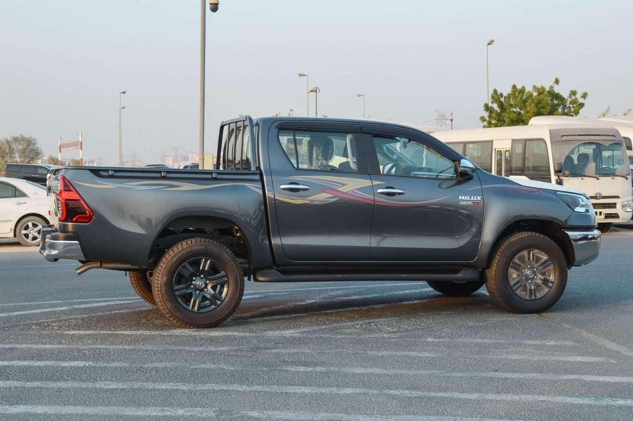 تويوتا هيلوكس SR5 2.4L 4WD DIESEL PICKUP 2026