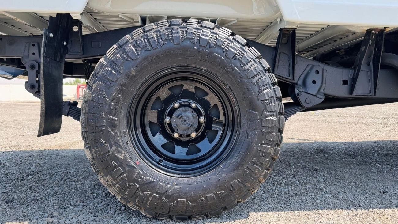 تويوتا لاند كروزر بيك آب SINGLE CABIN | BULL BAR WITH LED LIGHTS | RHD | 1992 | 4.2L DIESEL ENGINE | MANUAL TRANSMISSION | 4W