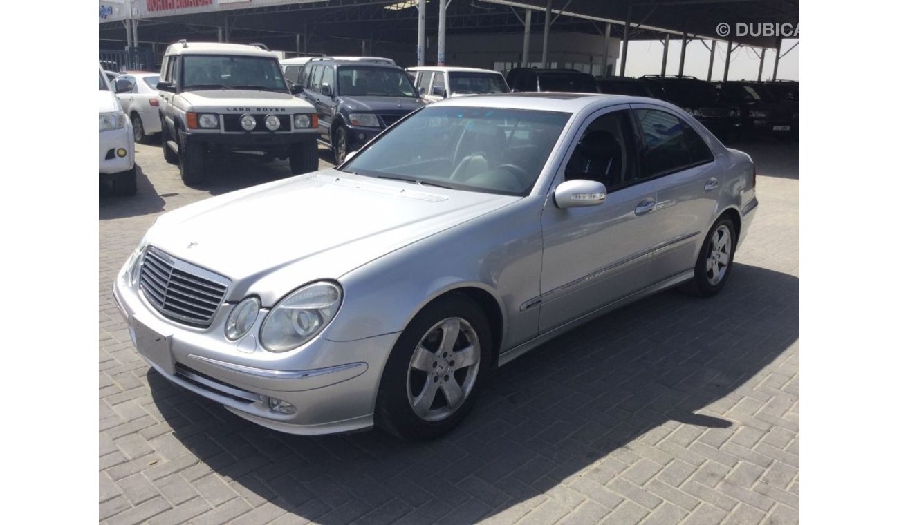 Mercedes-Benz E 320 Mercedes Benz E320, imported from Japan, 2004 model, in excellent condition