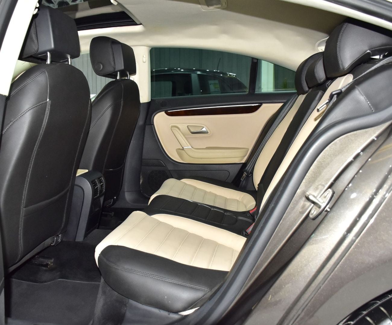 فولكس واجن CC EXCELLENT DEAL for our Volkswagen CC ( 2015 Model ) in Brown Color GCC Specs