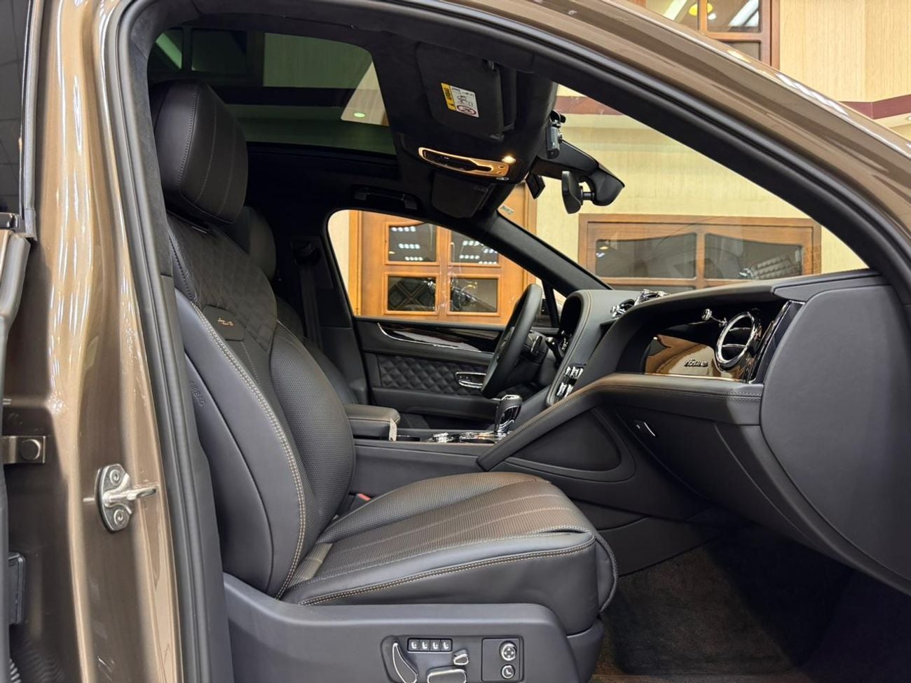 Bentley Bentayga AZURE