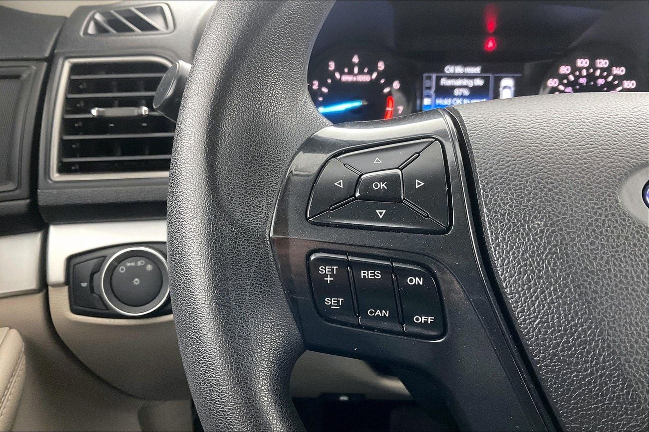 Ford Explorer 3.5 AUTO 4WD XLT CLTH | Guaranteed Warranty | 0 Down Payment