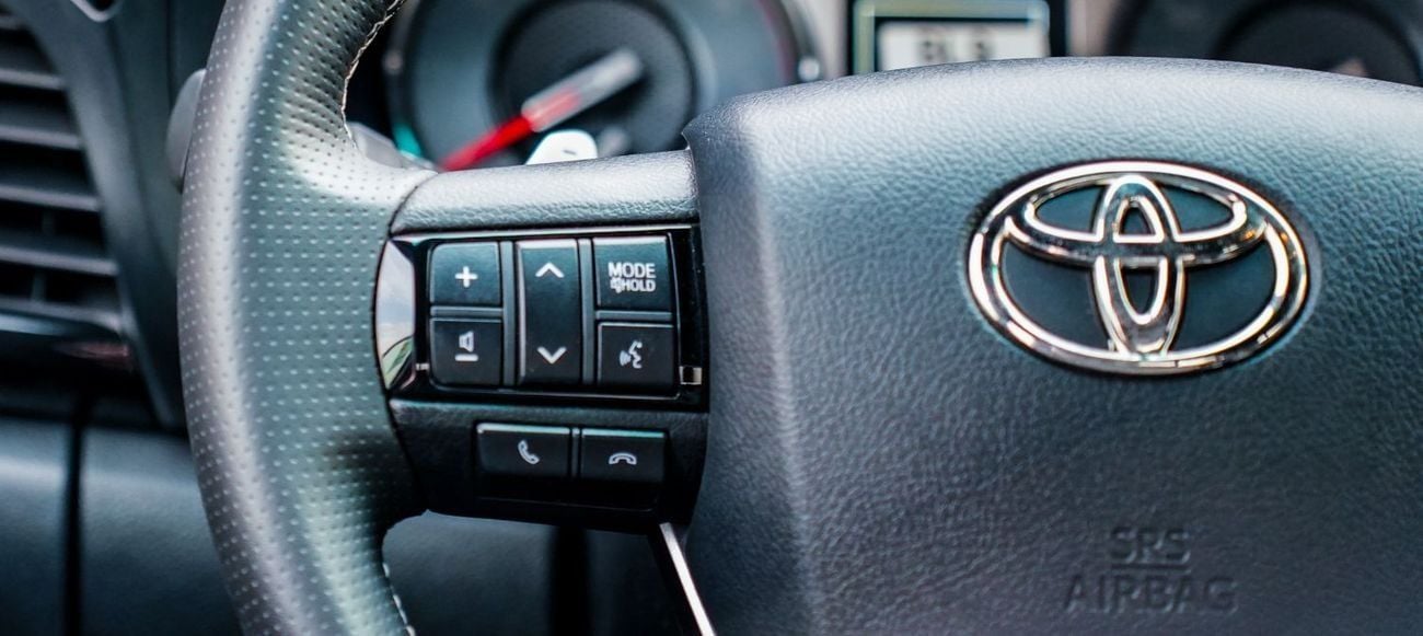 Toyota Hilux GR SPORT Toyota Hilux GR S 2.8L 4-  Diesel