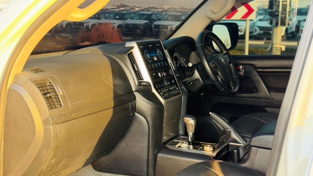 Toyota Land Cruiser PUSH START | V8 DIESEL ENGINE | SUNROOF | AUTOMATIC | PARKING SENSORS