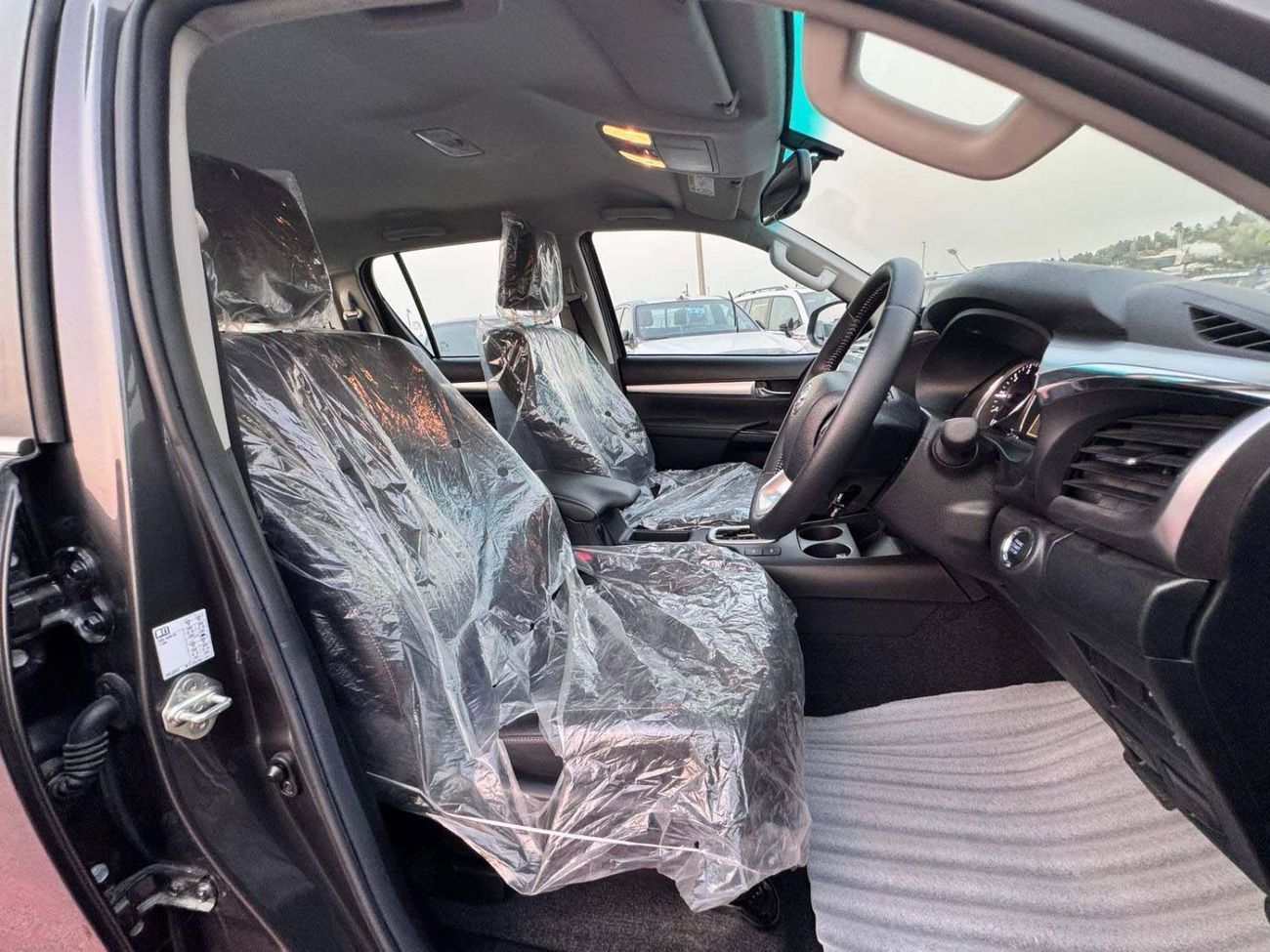 تويوتا هيلوكس 2025 TOYOTA RIGHT HAND DRIVE HILUX TOP-LINE D/CAB 2.8L DIESEL BRAND NEW 0KM