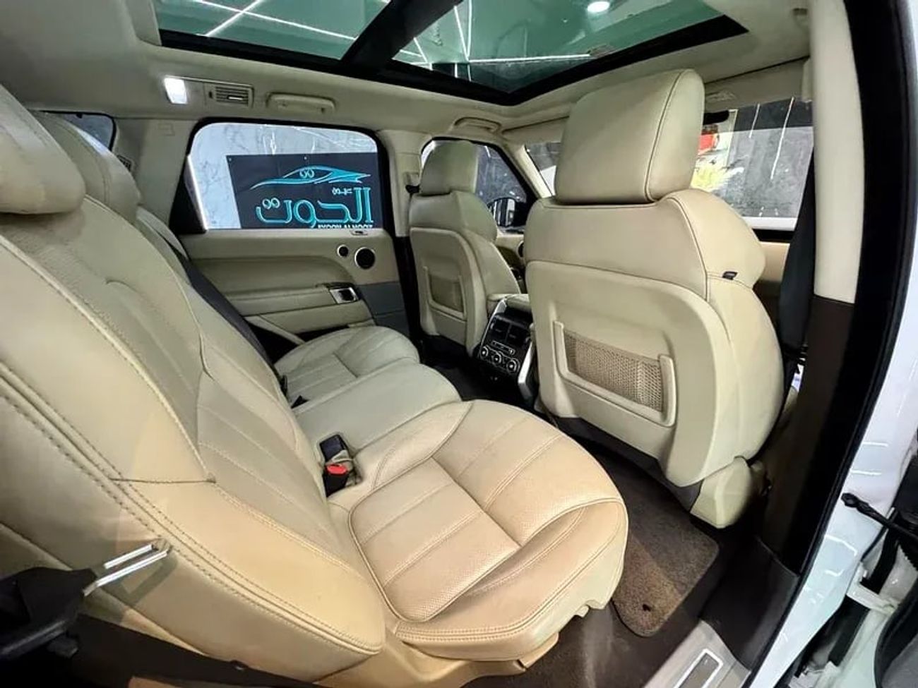 Land Rover Range Rover Sport SVR 5.0L (575 HP) AWD