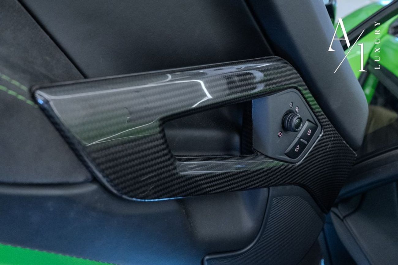 Lamborghini Aventador 6.5L V12