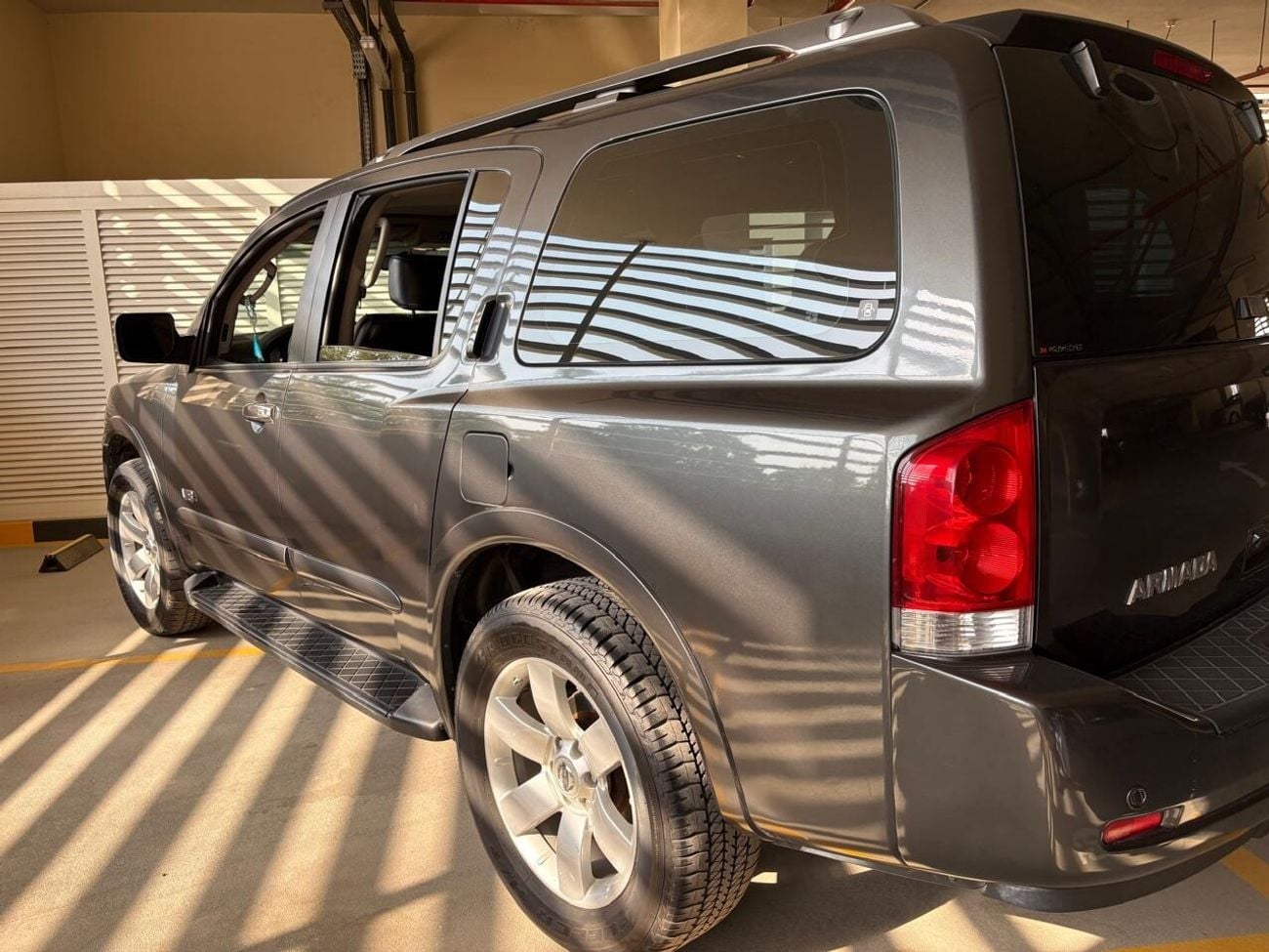 Nissan Armada LE