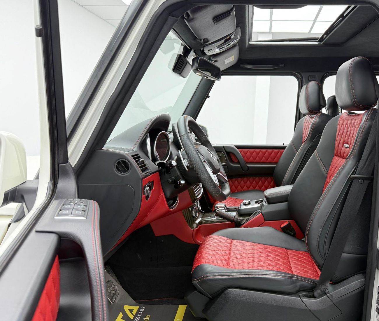 Mercedes-Benz G 63 AMG Std 5.5L 2017 Mercedes Benz G63 AMG, Full Mercedes Service History, Low Km, Excellent Condition, GCC