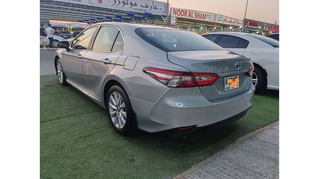 Toyota Camry LE HEV Warranty one year