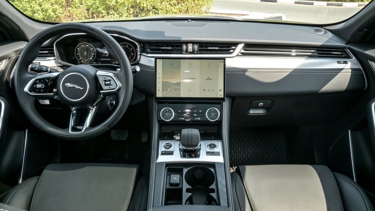 جاكوار F بيس R Dynamic