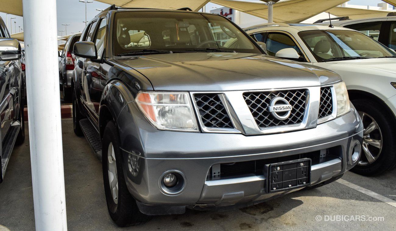 Nissan Pathfinder SE