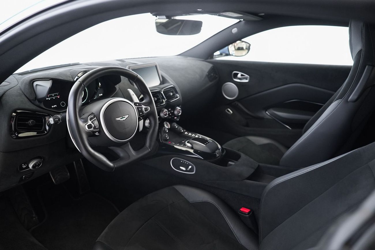 أستون مارتن فانتيج Std 4.0L