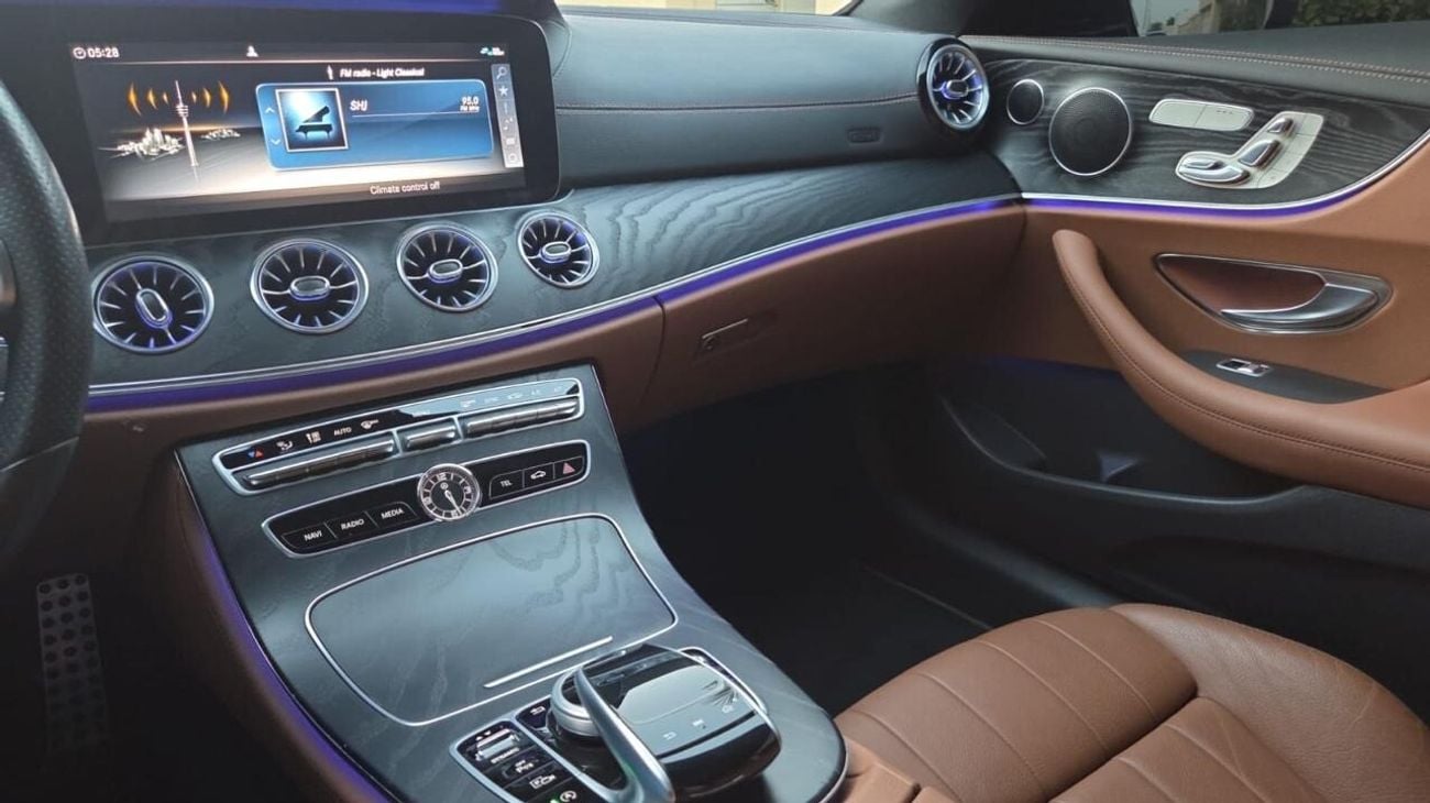 Mercedes Benz E200 AMG