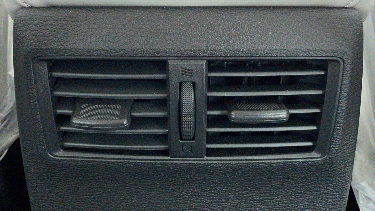 ميتسوبيشي آوتلاندر MIDLINE WITH SUNROOF 2.5 | بدون دفعة مقدمة | اختبار القيادة في المنزل