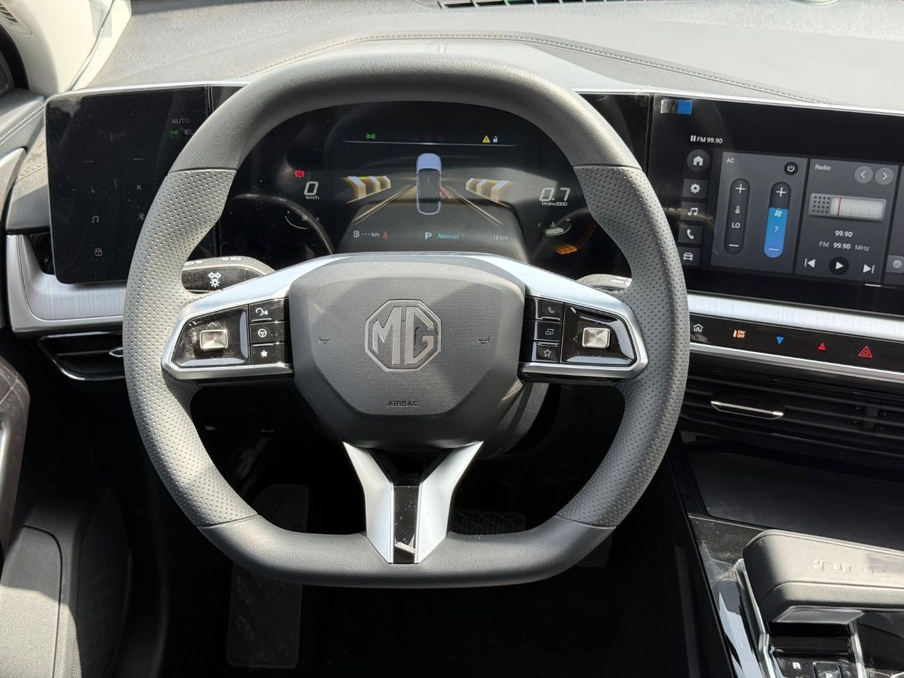 أم جي وان LUX 1.5L Petrol 2024 Export Price @ 47,000 AED