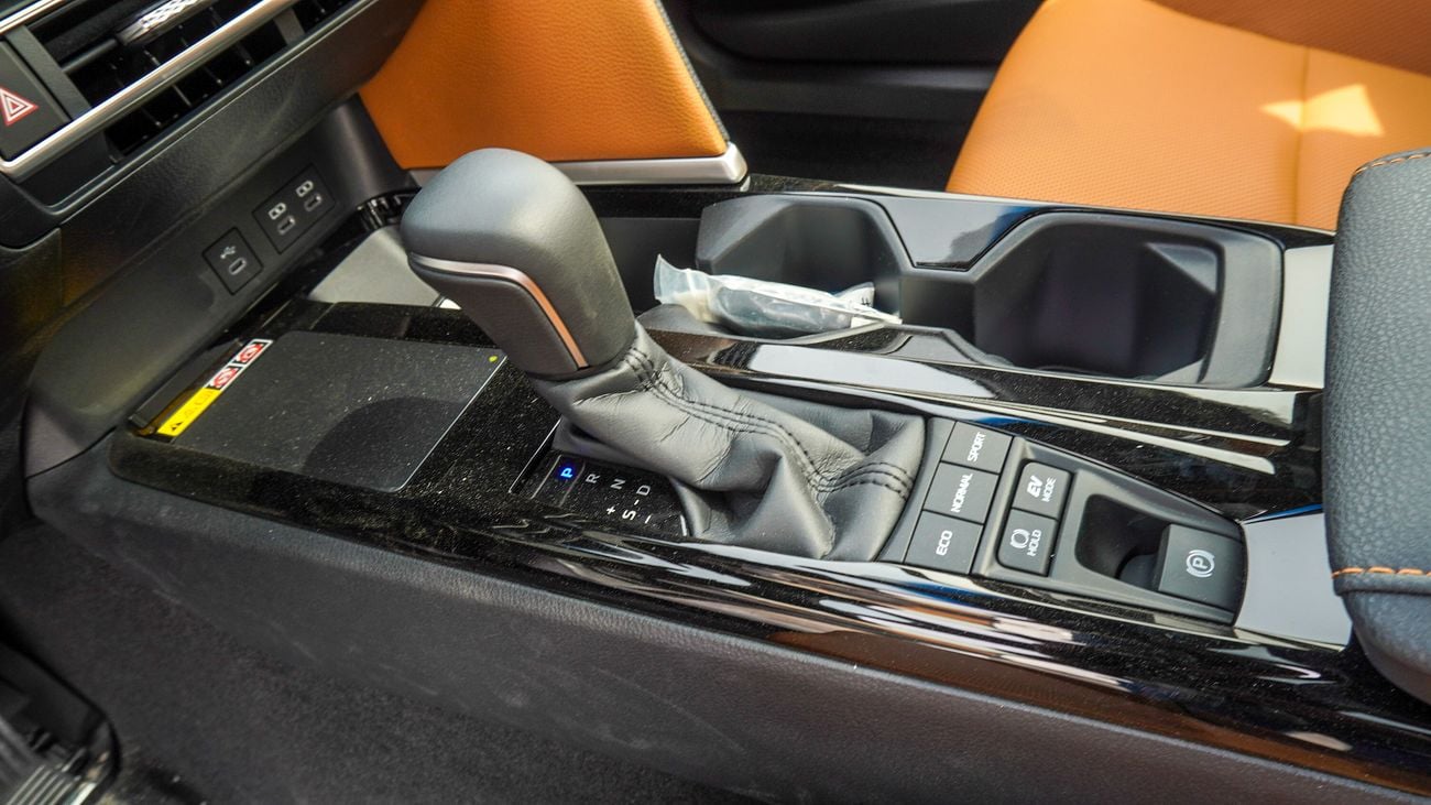 تويوتا كامري Lumiere HEV 2.5L Hybrid