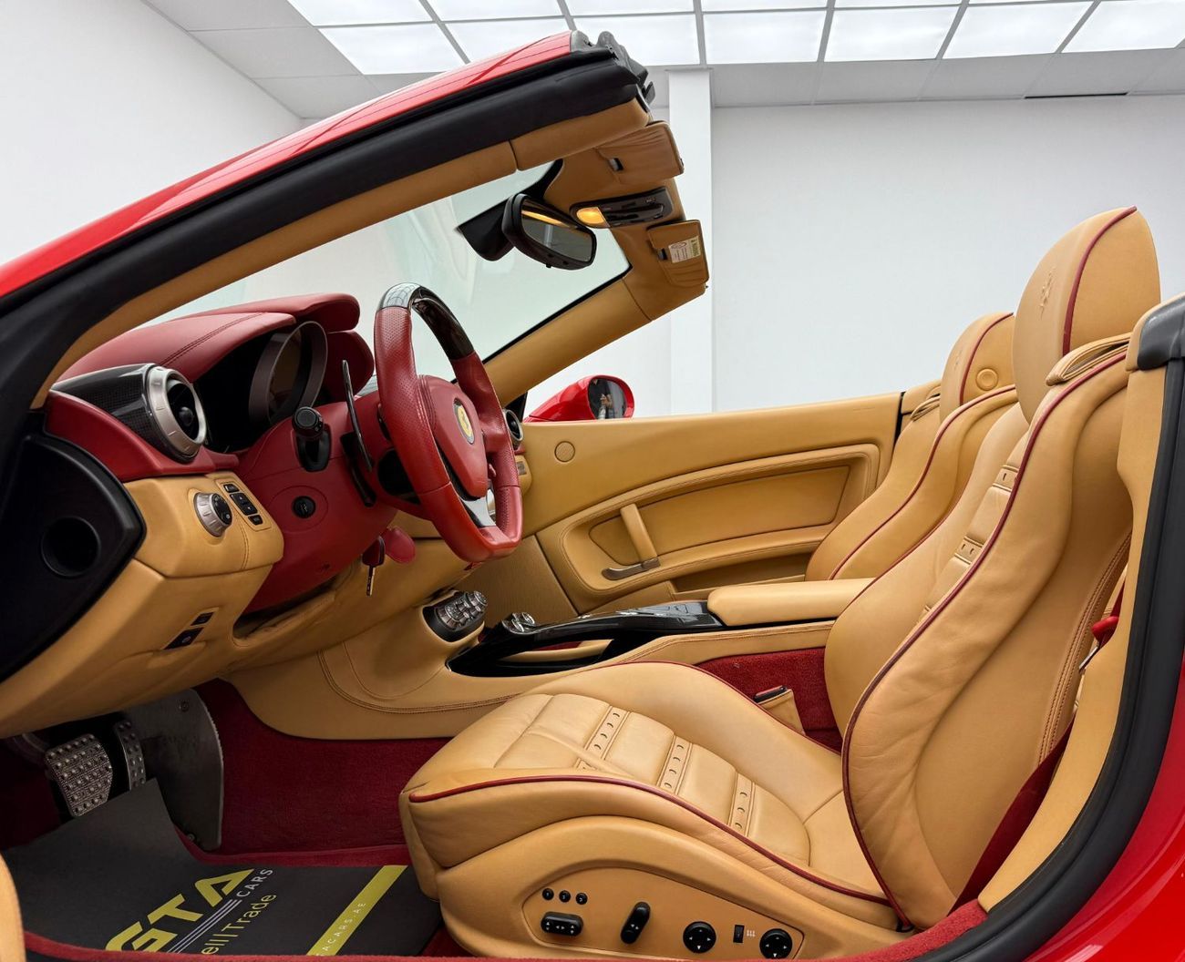 Ferrari California Std 4.3L (460 HP) 2012 Ferrari California,  Service History,Excellent Condition,GCC