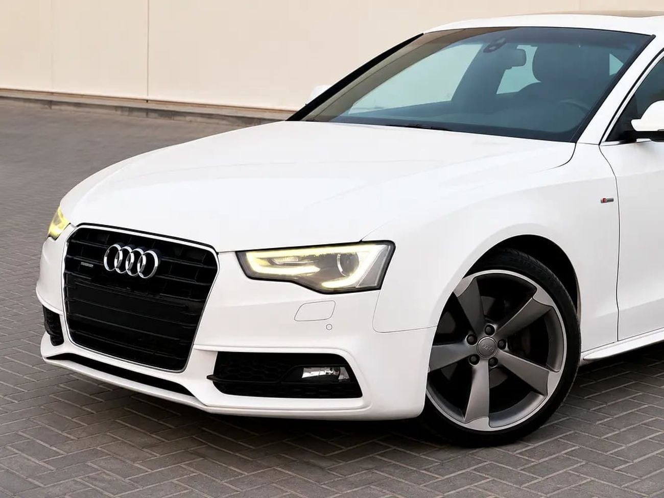 Audi A5 S-Line 2.0L TFSI GCC Specs - Excellent Condition