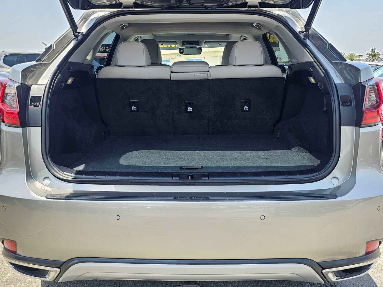 Lexus RX350 / FULL OPTION/ ONLY DOOR REPLACED/ ORIGINAL MILEAGE/ 1516 Monthly LOT# 57723