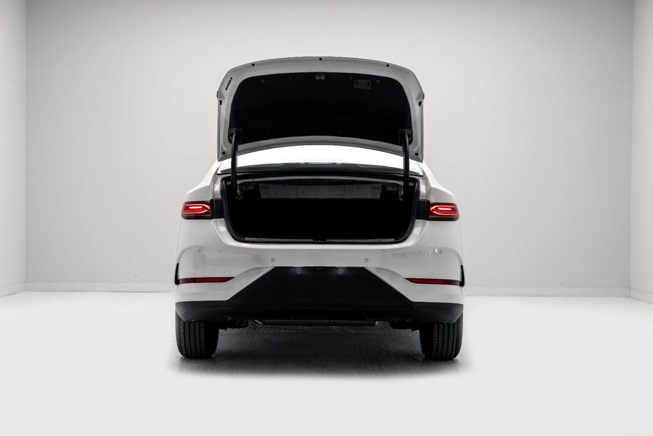 بي واي دي كين بلاس DM-i Lead Version 1.5L - White Inside Beige | Export Only