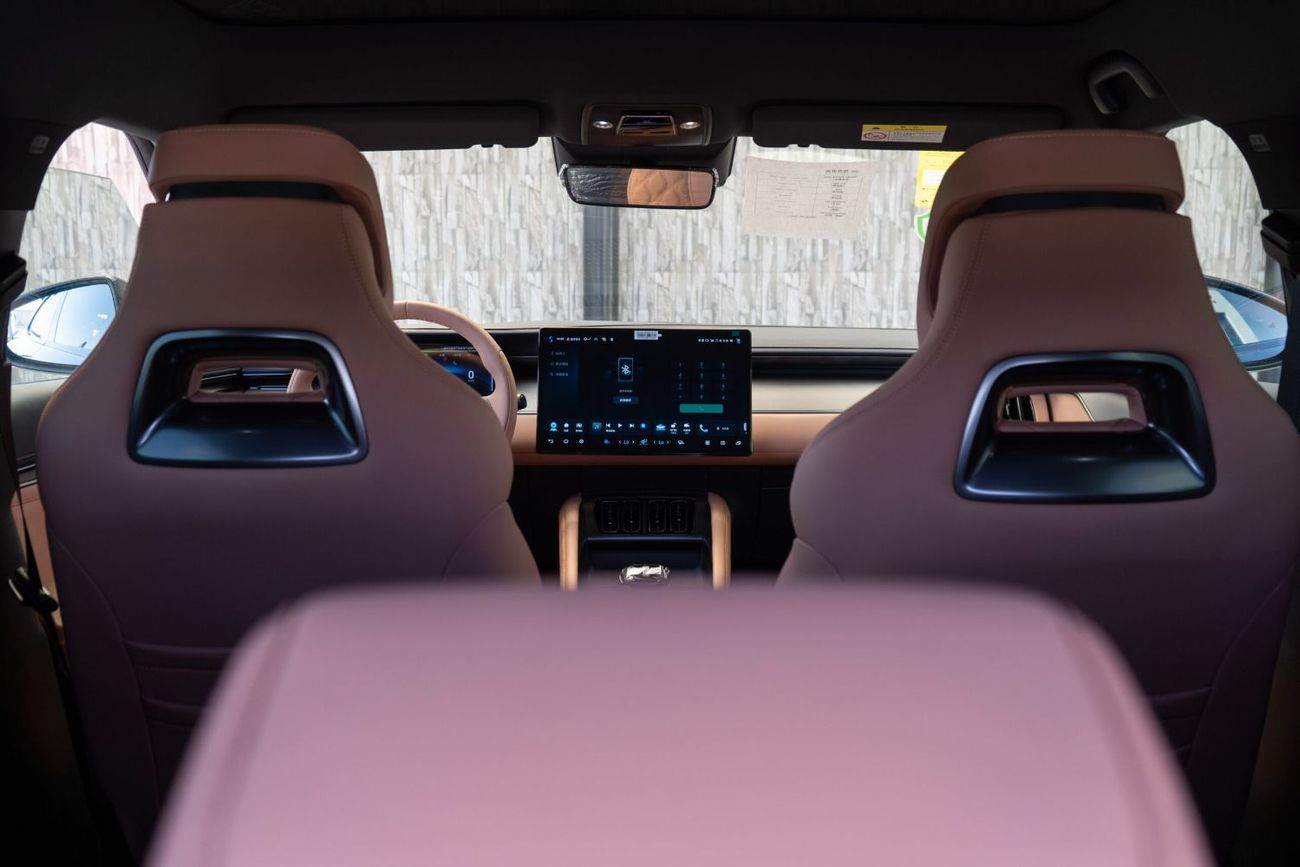 بي واي دي سونغ ل Fuel: Electric Motor Power: 230 kW Motor Torque: 360 Nm Driving Range: 662 km Battery Capacity: 87.0