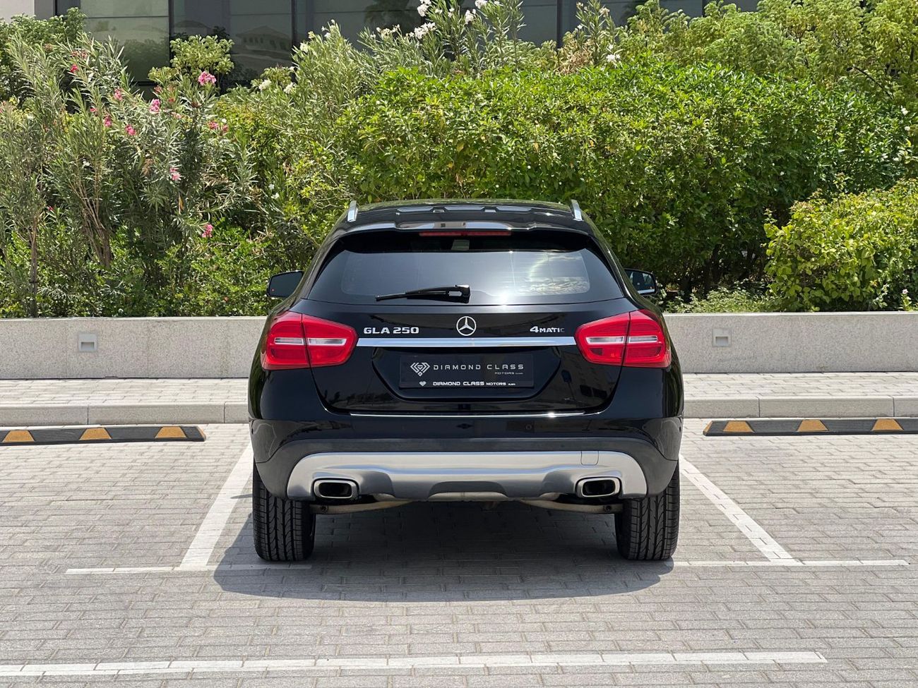 Mercedes-Benz GLA 250 Std 2.0L (211 HP) GLA250 Panoramic GCC