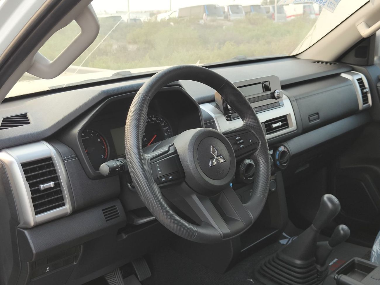 Mitsubishi L200 MITSUBISHI L200 PETROL GLX 2.4L 2025