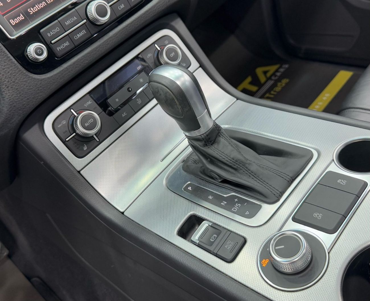 Volkswagen Touareg R-Line 3.0L 4WD 2018 Volkswagen Touareg R-Line, Warranty, Full Service History, Excellent Condition,