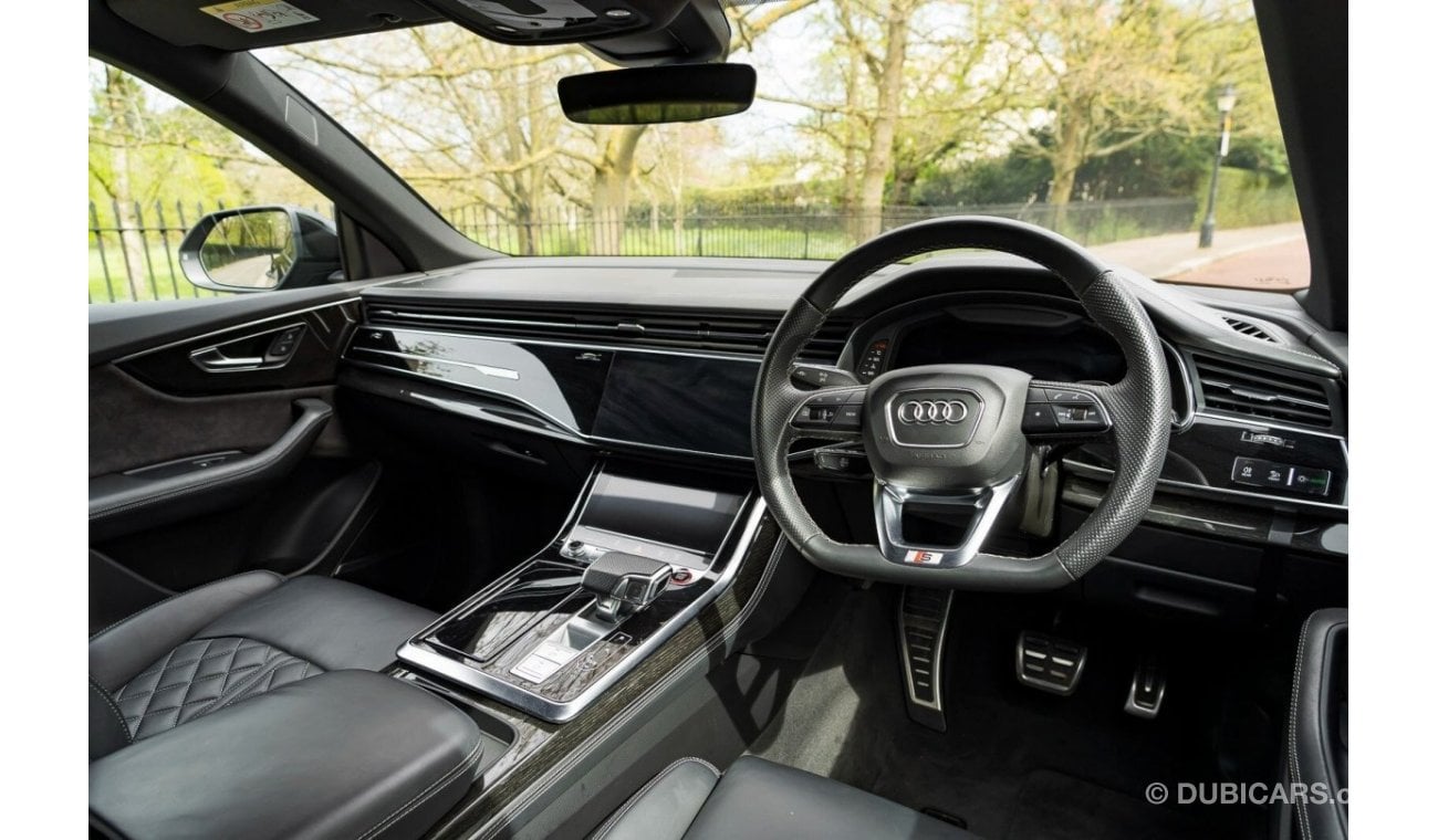 Audi Q8 SQ8 TFSI Quattro Black Edition 5dr Tiptronic 4.0 | This car is in London and can be shipped to anywh