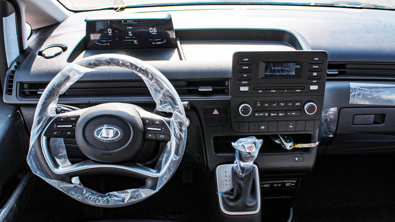 هيونداي ستاريا Hyundai STARIA 3.5L STARIA 11 STR COMFORT AT