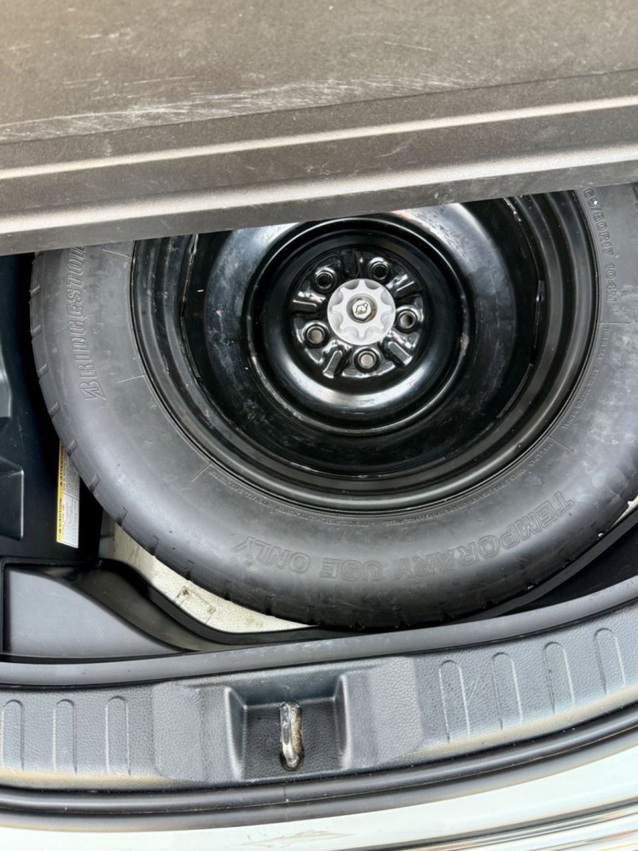 تويوتا راف ٤ LE 2.5L (219 HP) 2.5L (219 HP)