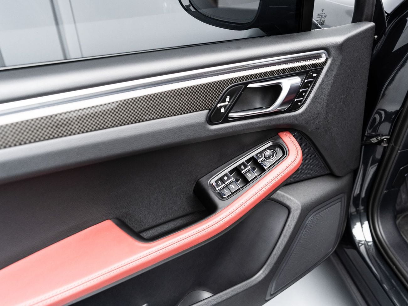 Porsche Macan S 3.0L (340 HP) 2024 Porsche Macan S, 2.9 V6, 4WD, 375bhp, 7 Speed Dual-Clutch Automatic