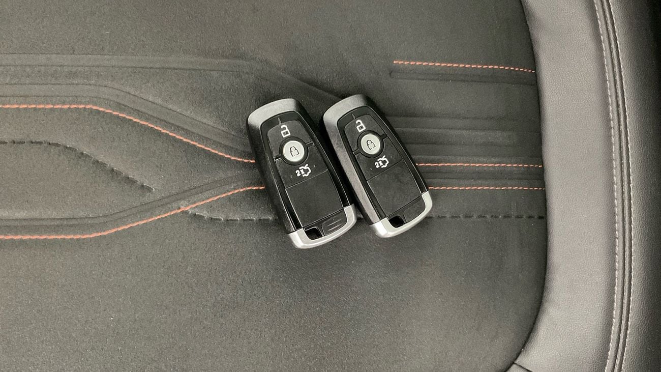 Ford Taurus 2.0L EcoBoost Titanium Titanium | Guaranteed Warranty | 0 Down Payment