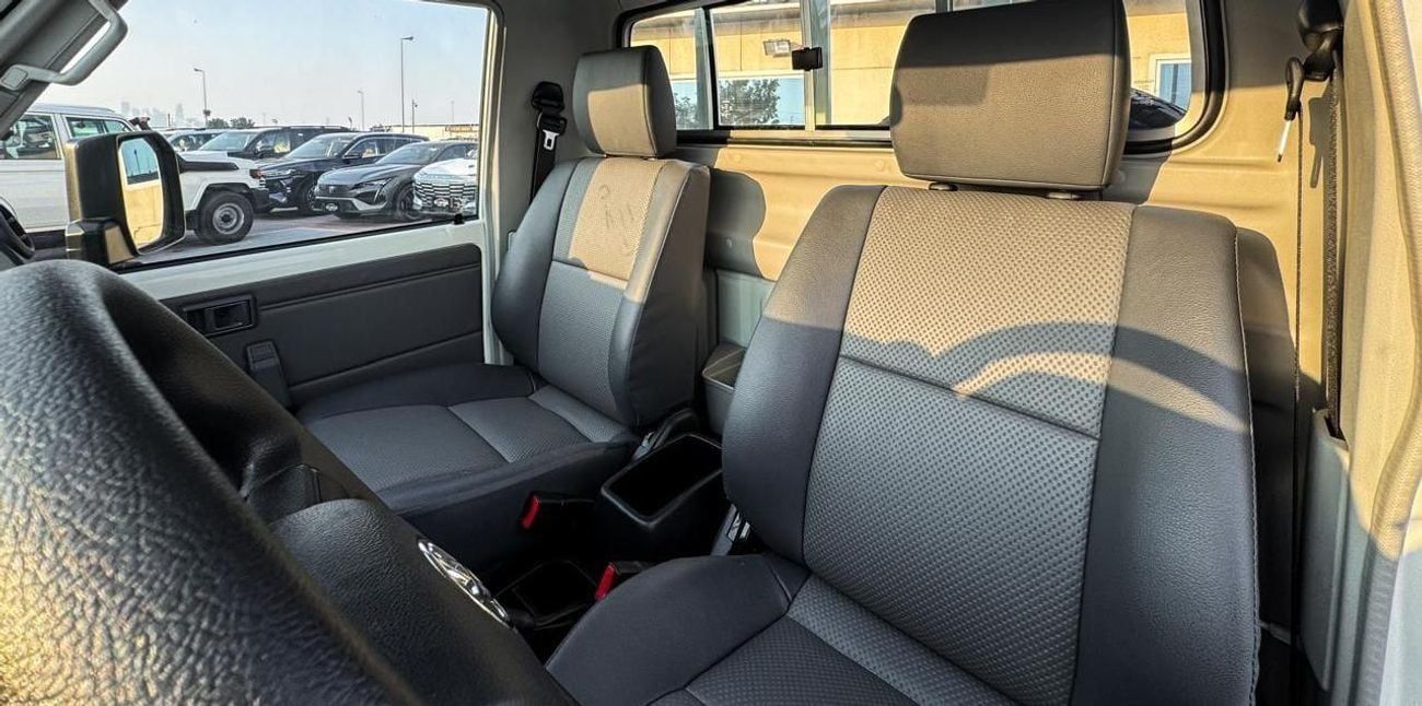 Toyota Land Cruiser Pick Up Landcruiser pickup LC79 single cabin,2024,diesel engine 4.2L, 6cylinders, manual gear,4x4