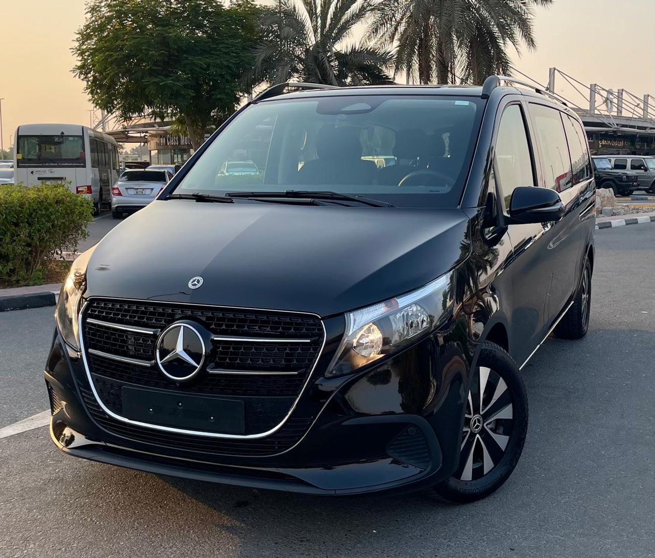 مرسيدس بنز V 300 5 years Warranty 2025 GCC