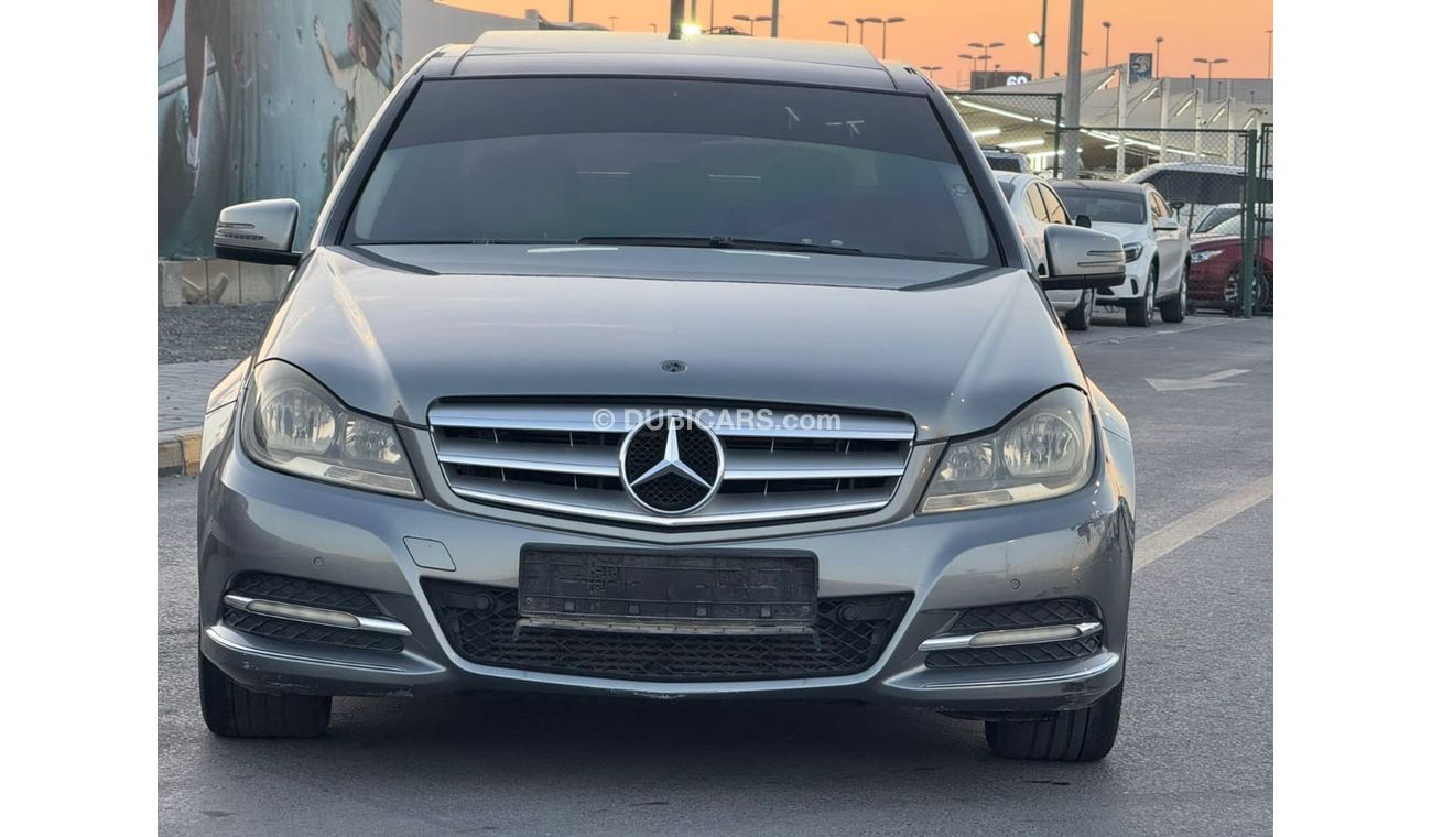 مرسيدس بنز C 200 In excellent condition and requires no expenses