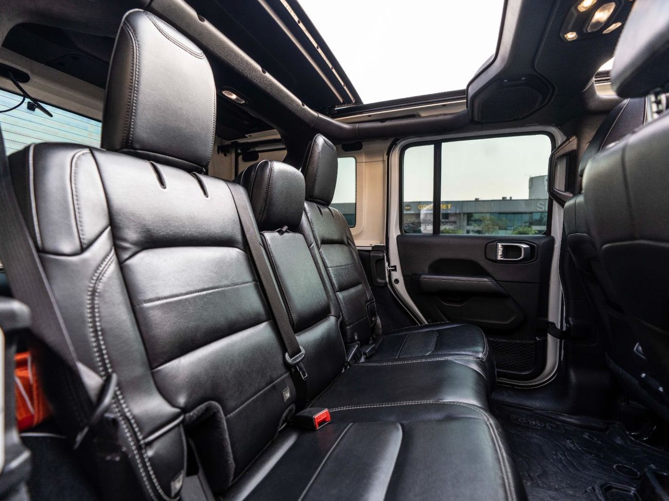 Jeep Wrangler Sahara 3.6L A/T (5 Seater)