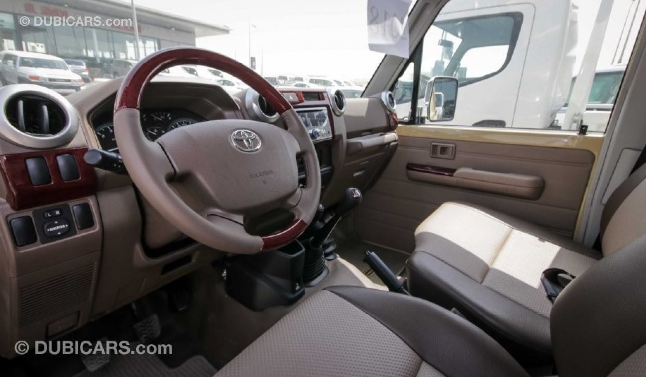 Toyota Land Cruiser Pick Up 4.0L V6 4WD