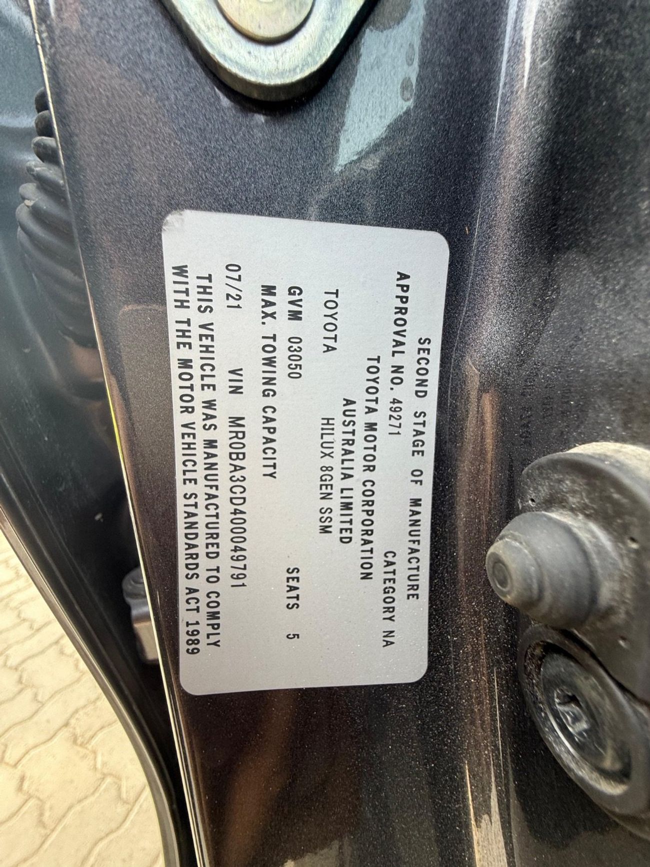 تويوتا هيلوكس SR5 export from Australia