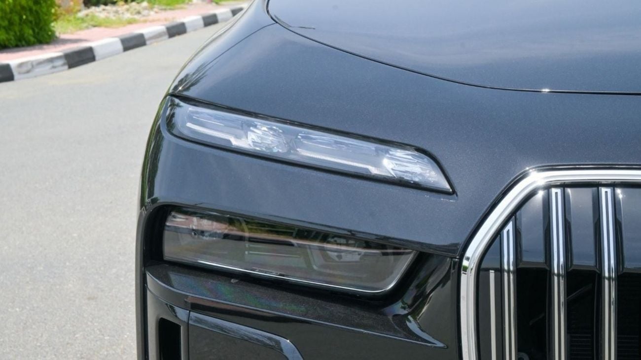 BMW 740Li BMW 740i Sedan - Black - 2024 Excellent Condition with 5 Years Dealer Warranty and Service