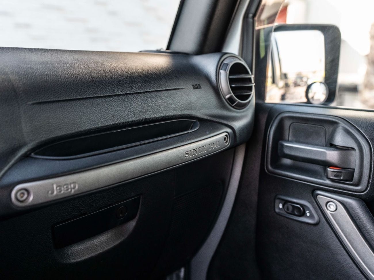 جيب رانجلر Unlimited Sport 3.6L A/T