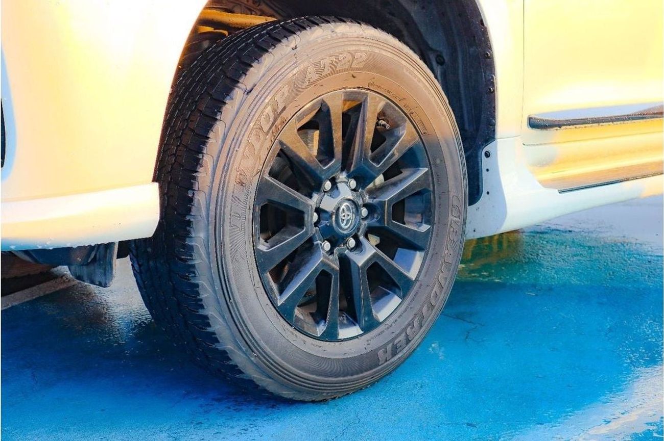 Toyota Prado VXR 4.0L 4WD 2022 Toyota Land Cruiser Prado Adventure VXR Local price 179000/- export also possible