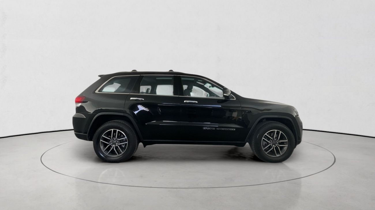 جيب جراند شيروكي Limited | upto AED 20,000 Ramadan Discount | شامل الضمان | 0 ﺪﻔﻋﺓ ﺃﻮﻟﻯ